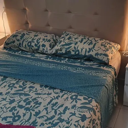 Apartment Fabulous 2-bedroom Right On The Of Crstianos Arona (Tenerife)