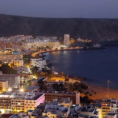 Fabulous 2-bedroom Right On The Of Crstianos 아로나